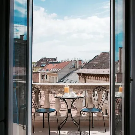 Vaci 75 City View Apartment *
